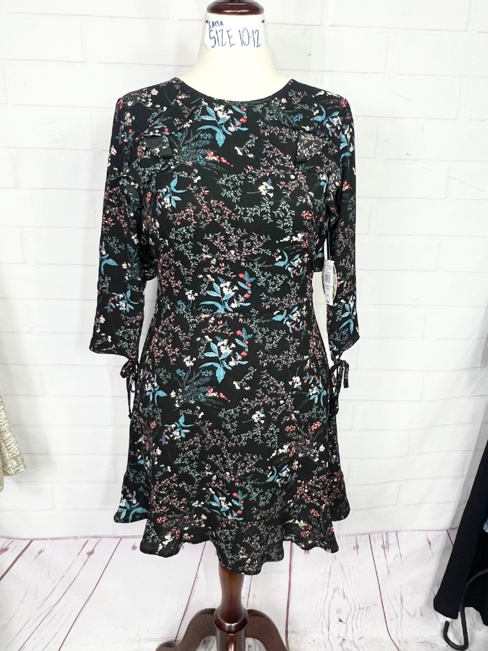 👗|•BEPOP•| Pretty Black Floral Dress Size Large👗